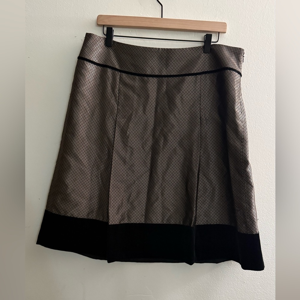 Ann‎ Taylor Black & Gold Silk Velvet Pleated Skirt Geometric Print Size 14